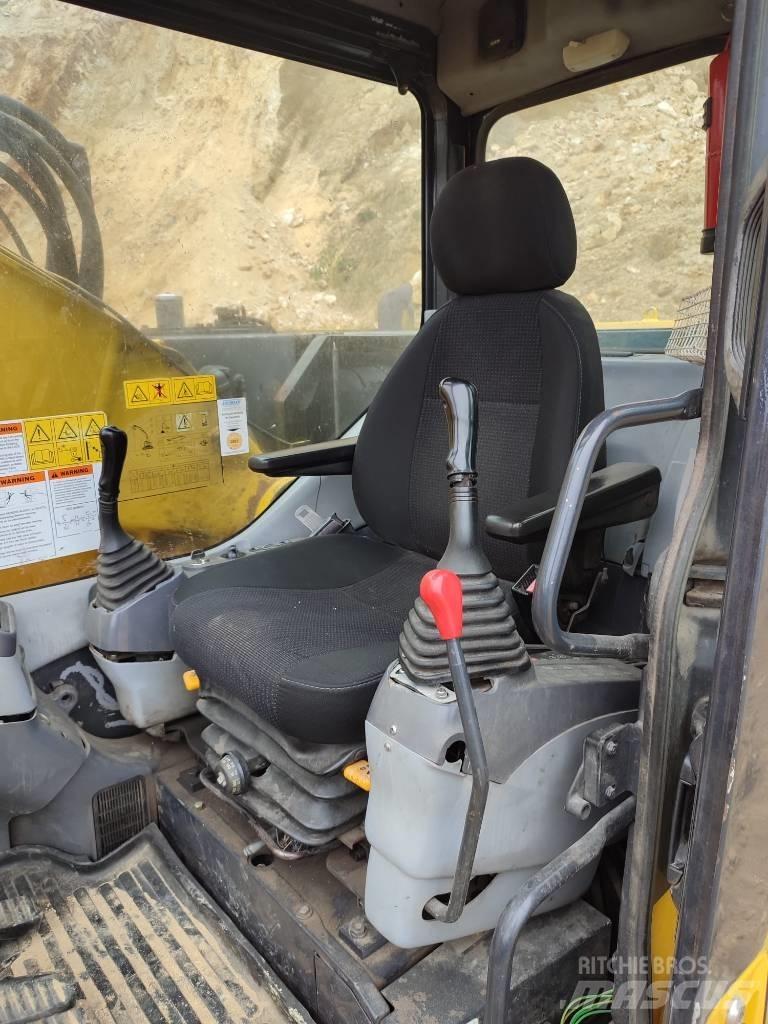Komatsu PC 228 LC-3 Bagri goseničarji