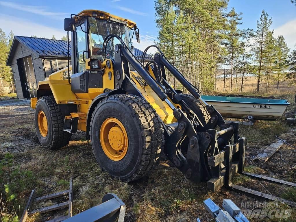 JCB 426 HT Kolesni nakladalci