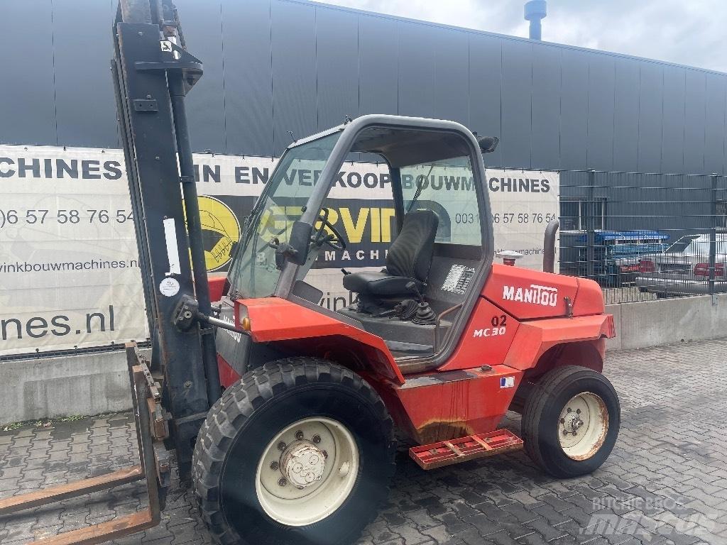 Manitou MC 30 Terenski viličar