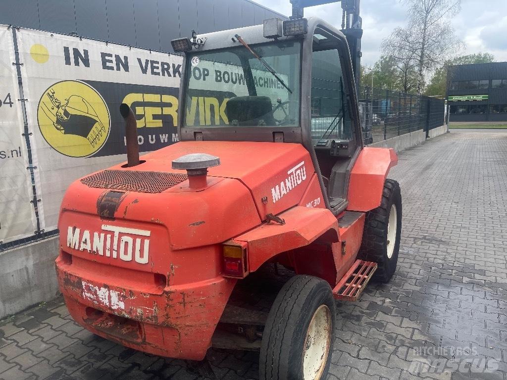 Manitou MC 30 Terenski viličar