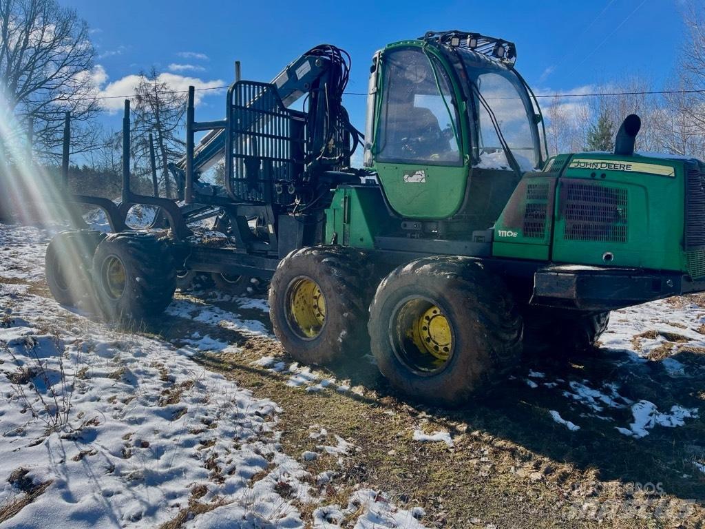 John Deere 1110 E Forwarderji