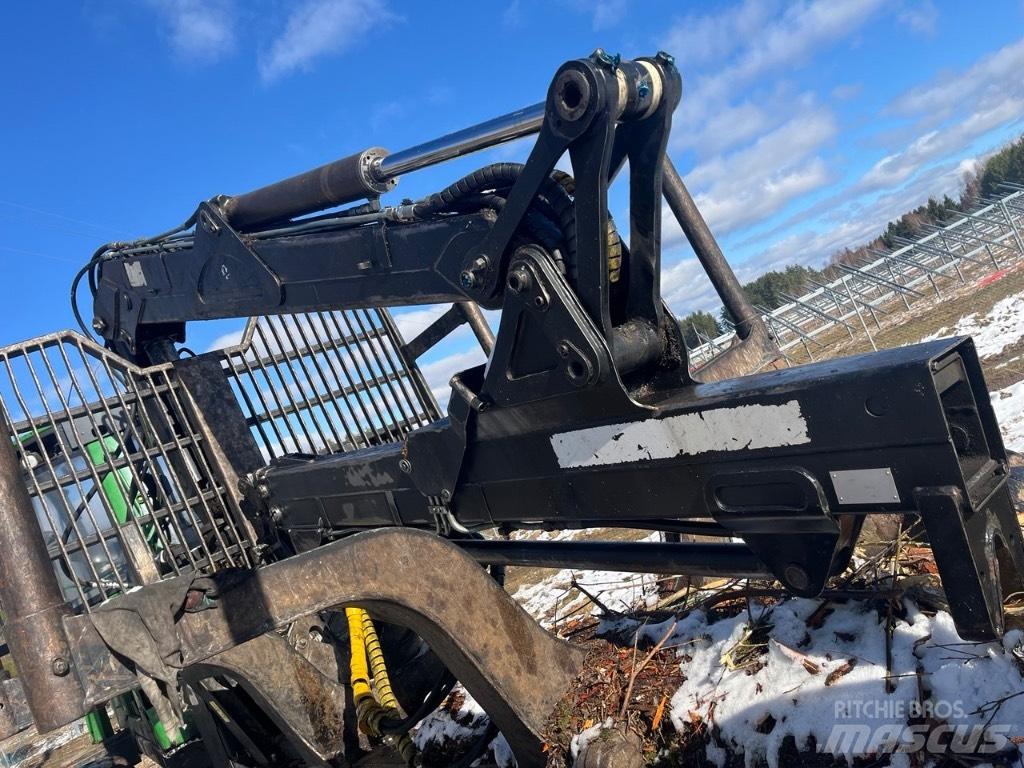 John Deere 1110 E Forwarderji