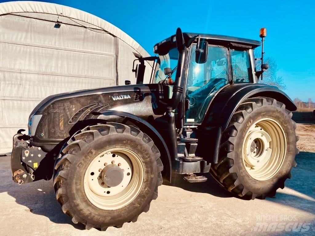 Valtra T 203 Traktorji
