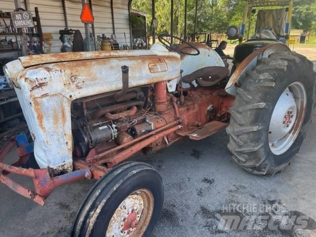 Ford 800 Traktorji