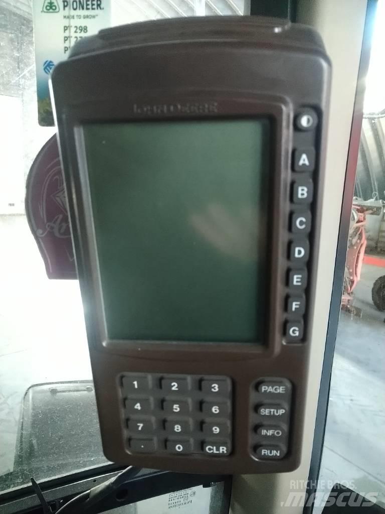 John Deere 732 Vlečne škropilnice