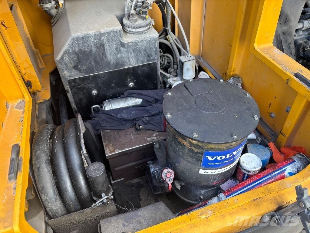 Volvo EC 380 EL Bagri goseničarji