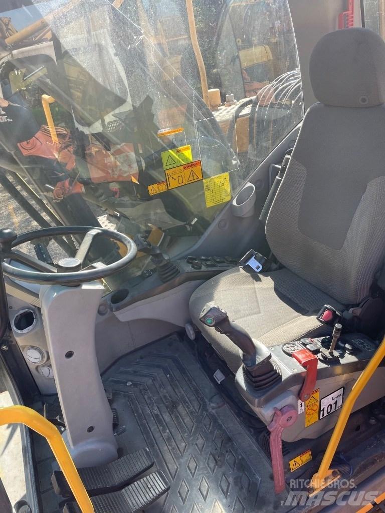 Volvo EW160C Bagri na kolesih