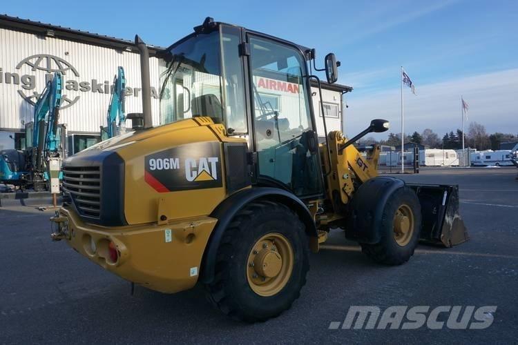 CAT 906 M Kolesni nakladalci