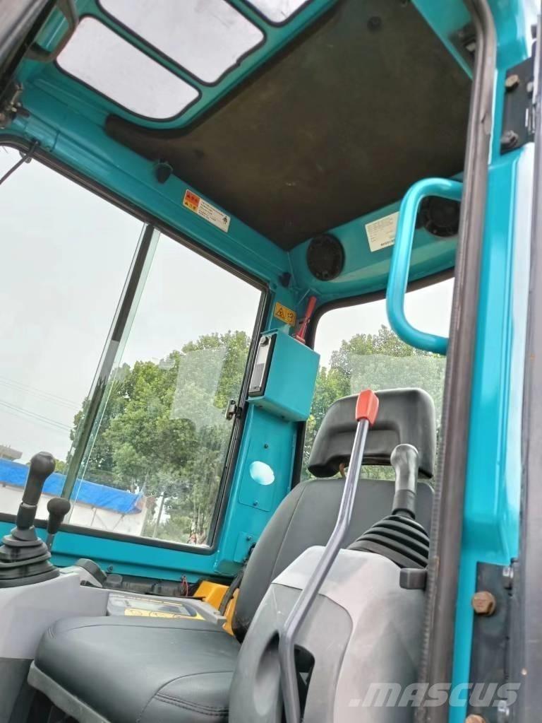 Kubota 155 Bagri goseničarji