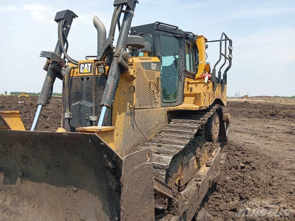CAT D 6 T XL Buldožerji goseničarji