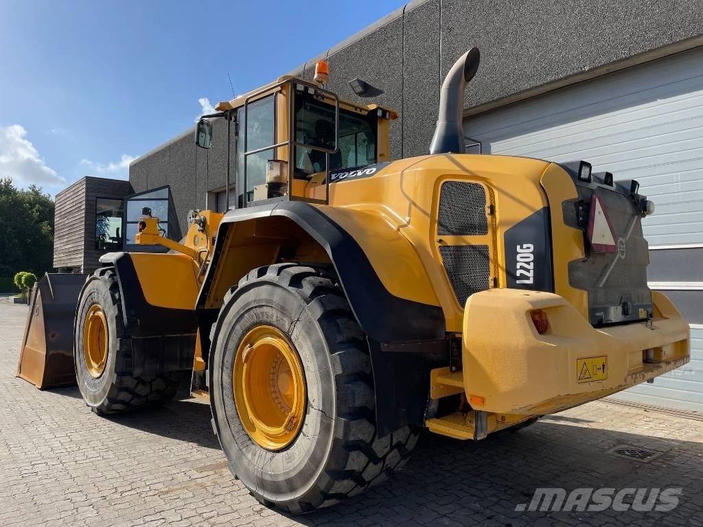 Volvo L220G Kolesni nakladalci