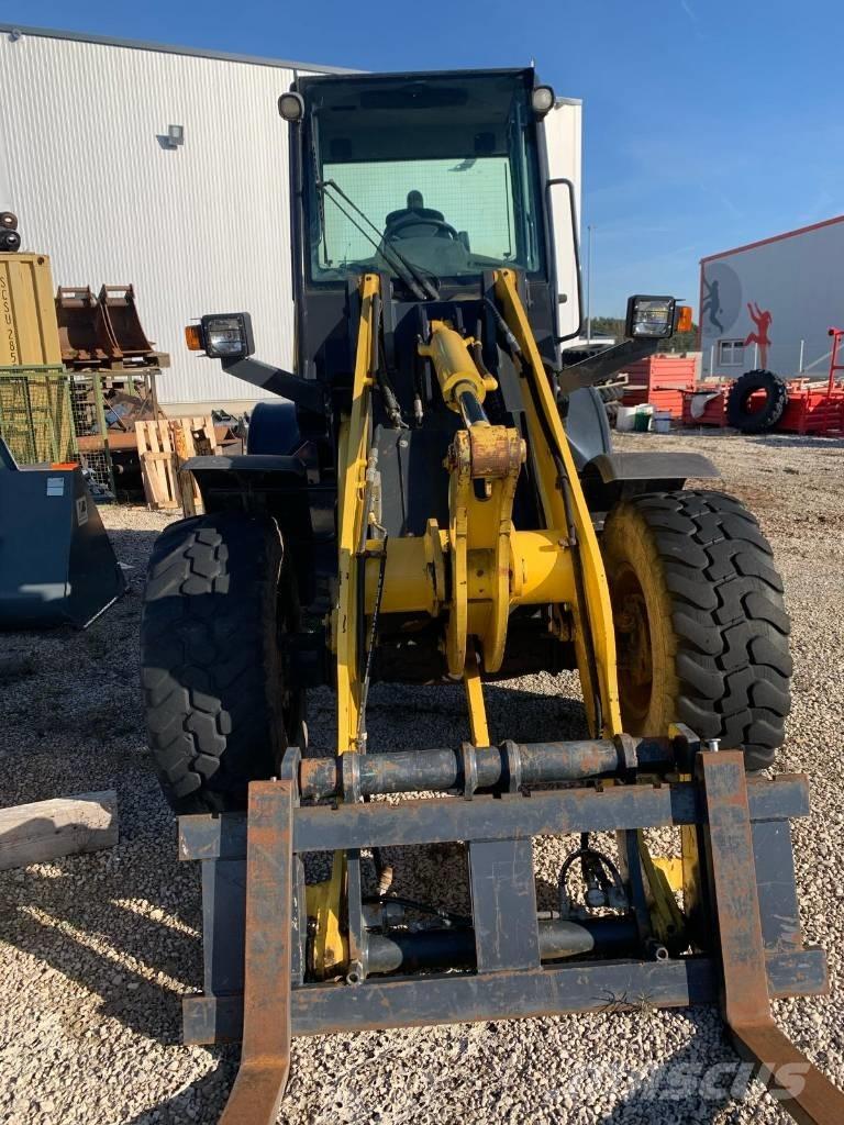 Komatsu WA 90-6 Kolesni nakladalci