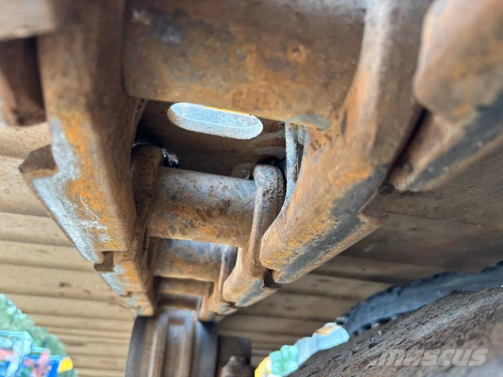 JCB 260 LC Bagri goseničarji