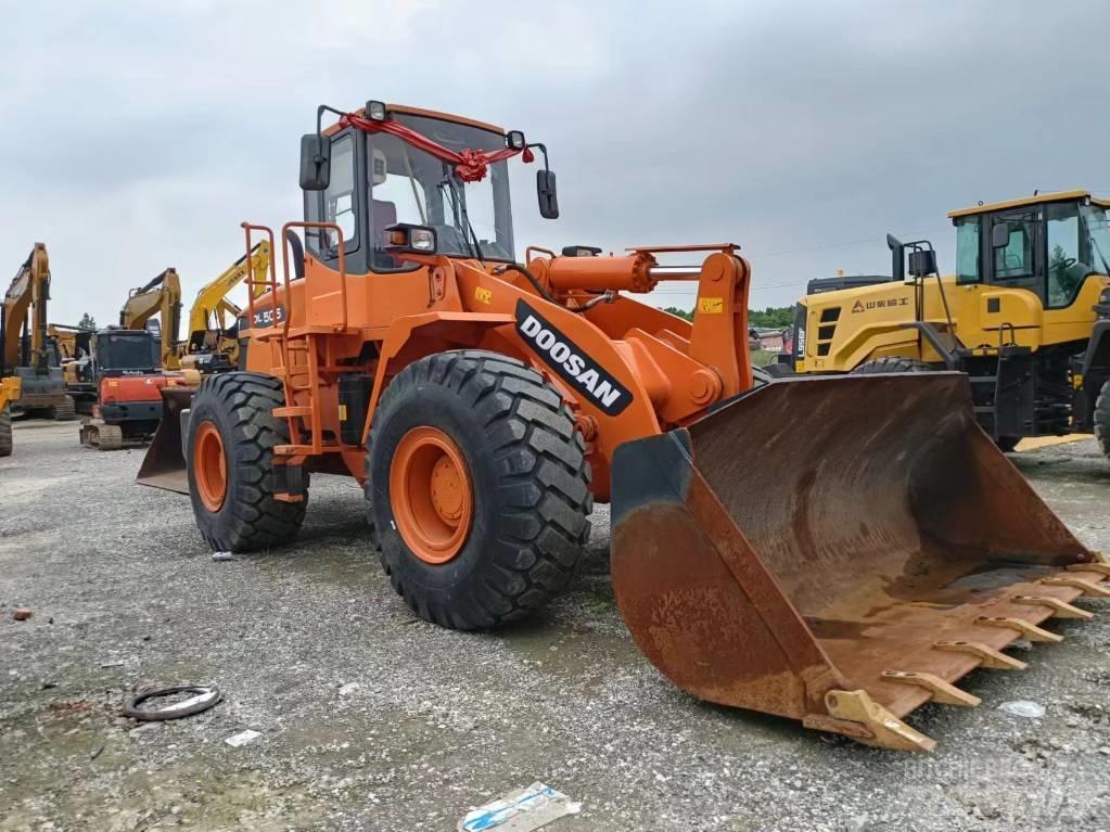 Doosan DL505 Kolesni nakladalci