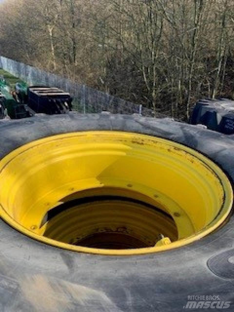 Mitas 680/80R42 Gume, kolesa in platišča