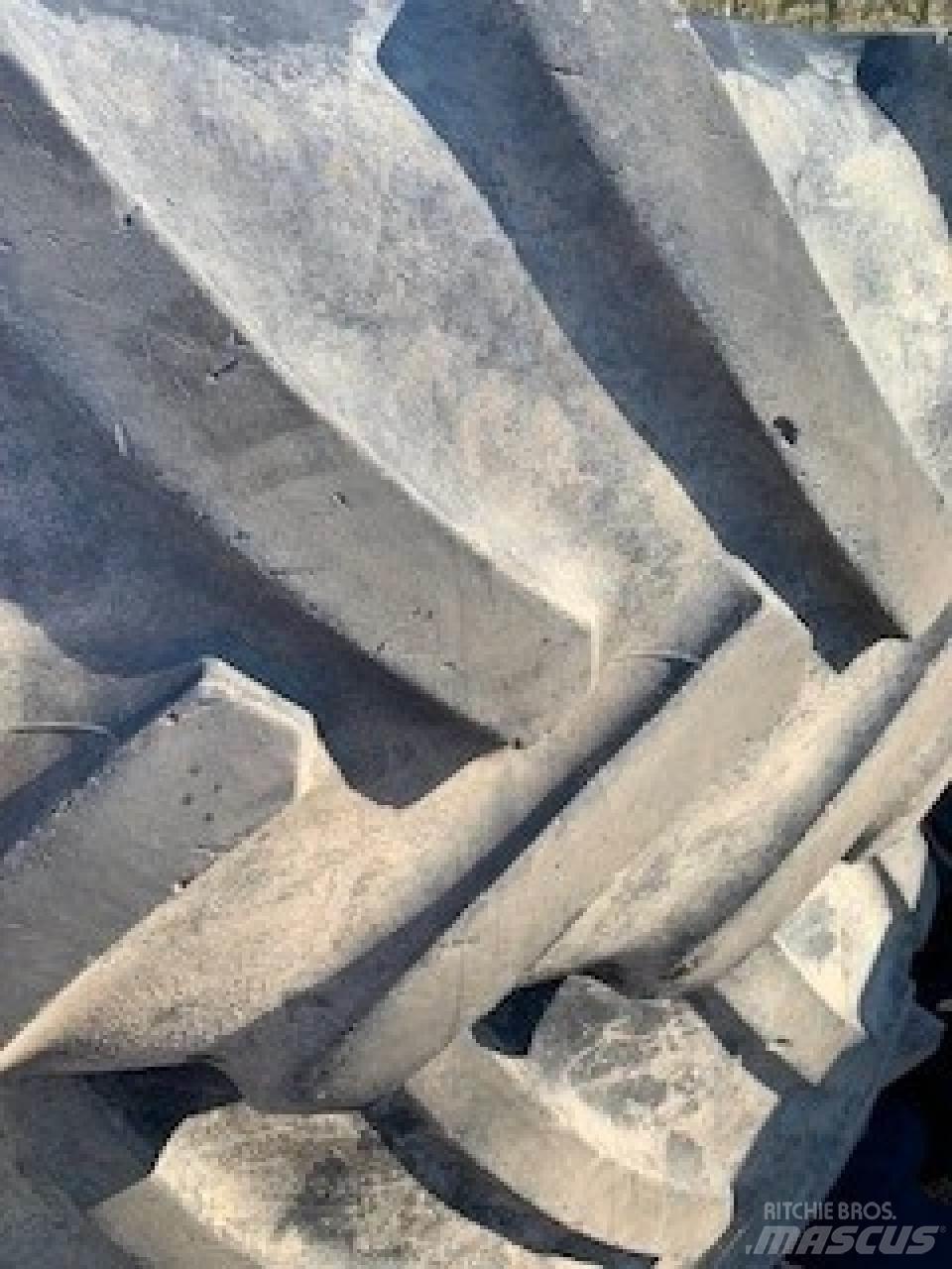 Mitas 680/80R42 Gume, kolesa in platišča
