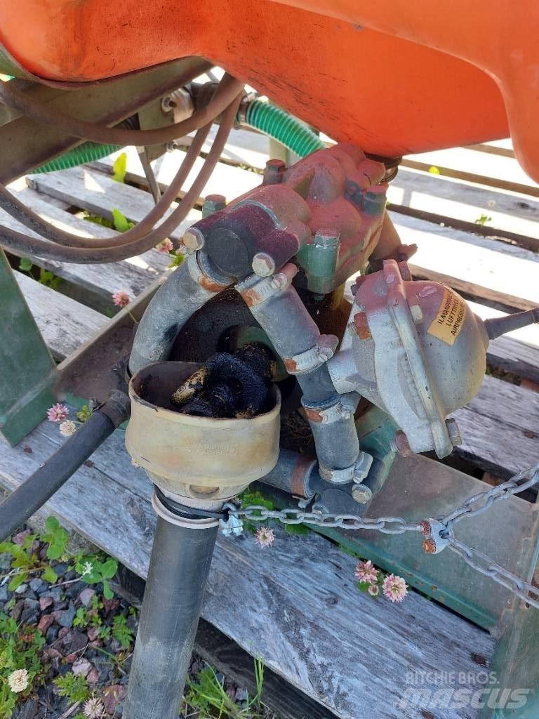 Eho 900l/12m Montirane škropilnice