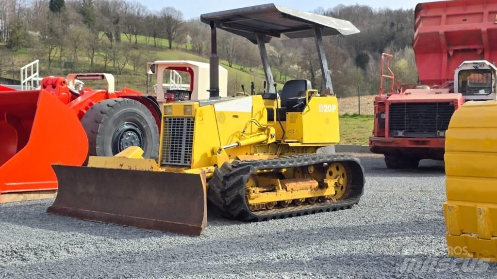 Komatsu D20P-7 Buldožerji goseničarji
