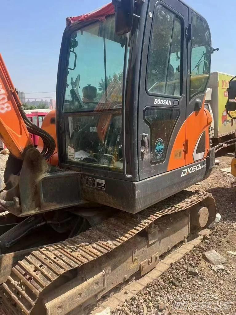 Doosan DX 60 Mini bagri <7t