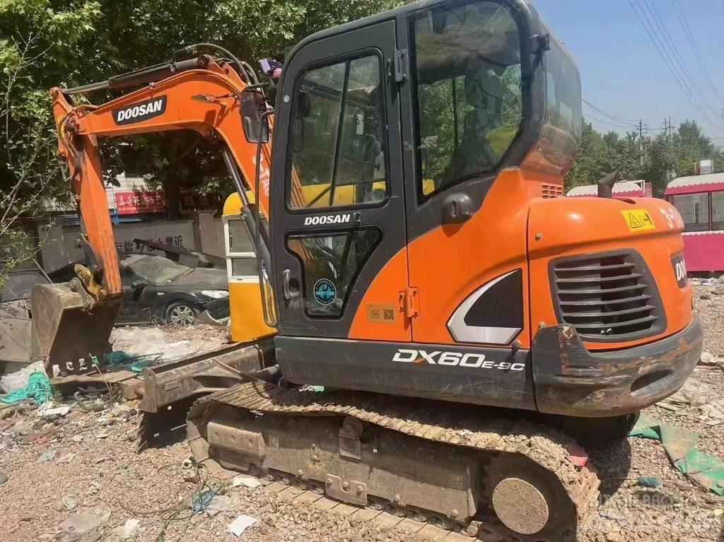 Doosan DX 60 Mini bagri <7t