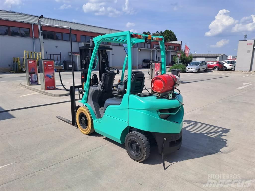 Mitsubishi FG25N Plinski viličarji