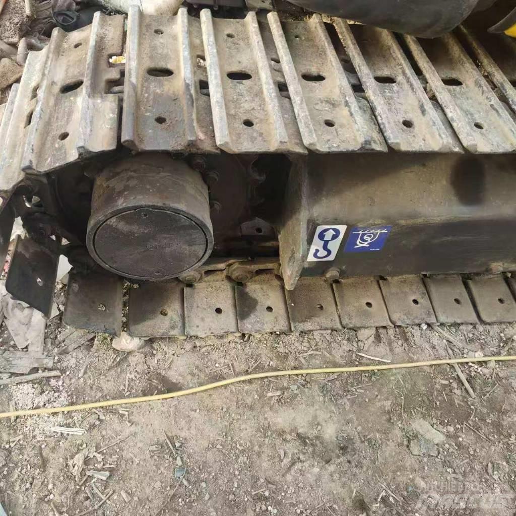 Komatsu PC35 Mini bagri <7t