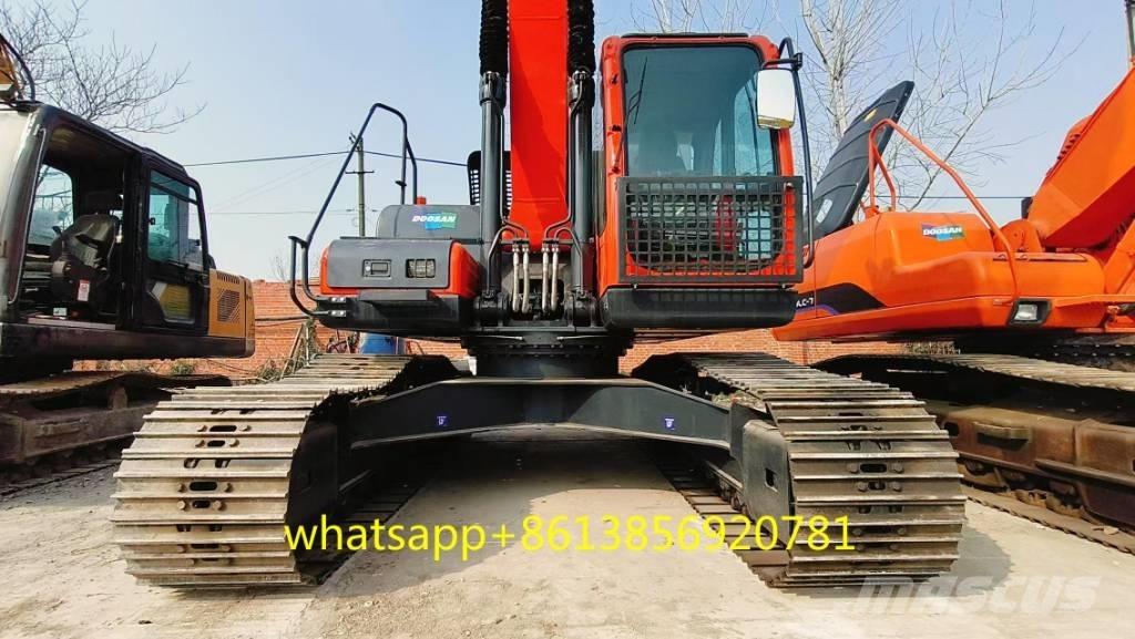 Doosan DX 225 Bagri goseničarji