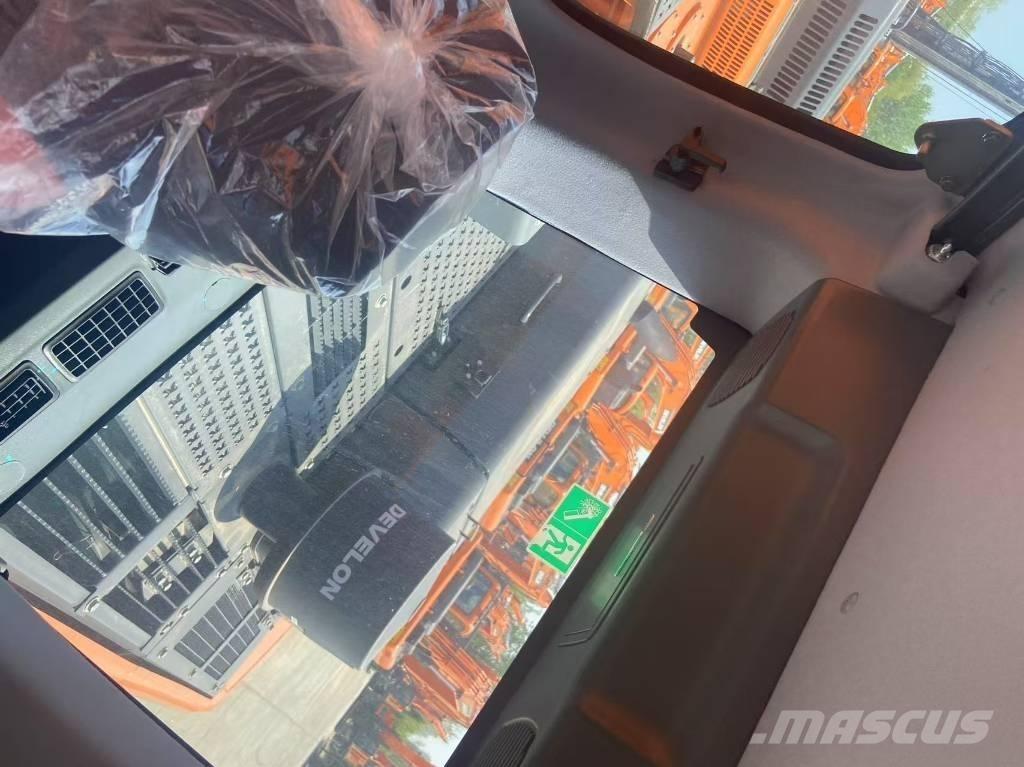 Develon DX 450 Bagri goseničarji