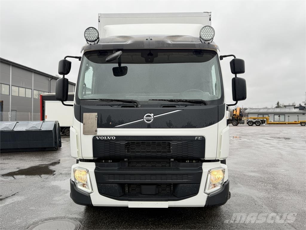 Volvo FE320 4X2 Tovornjaki zabojniki
