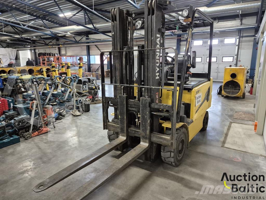 Hyundai 30B-9 Električni viličarji