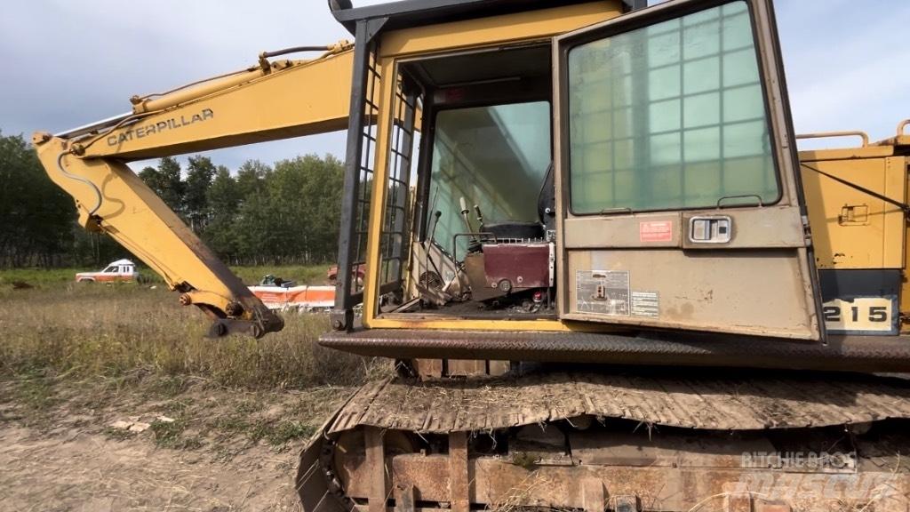 CAT 215 Bagri goseničarji