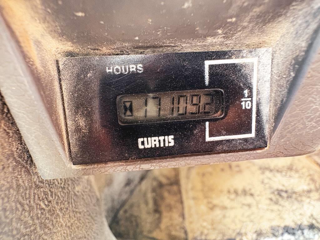 Doosan DL 300 Kolesni nakladalci