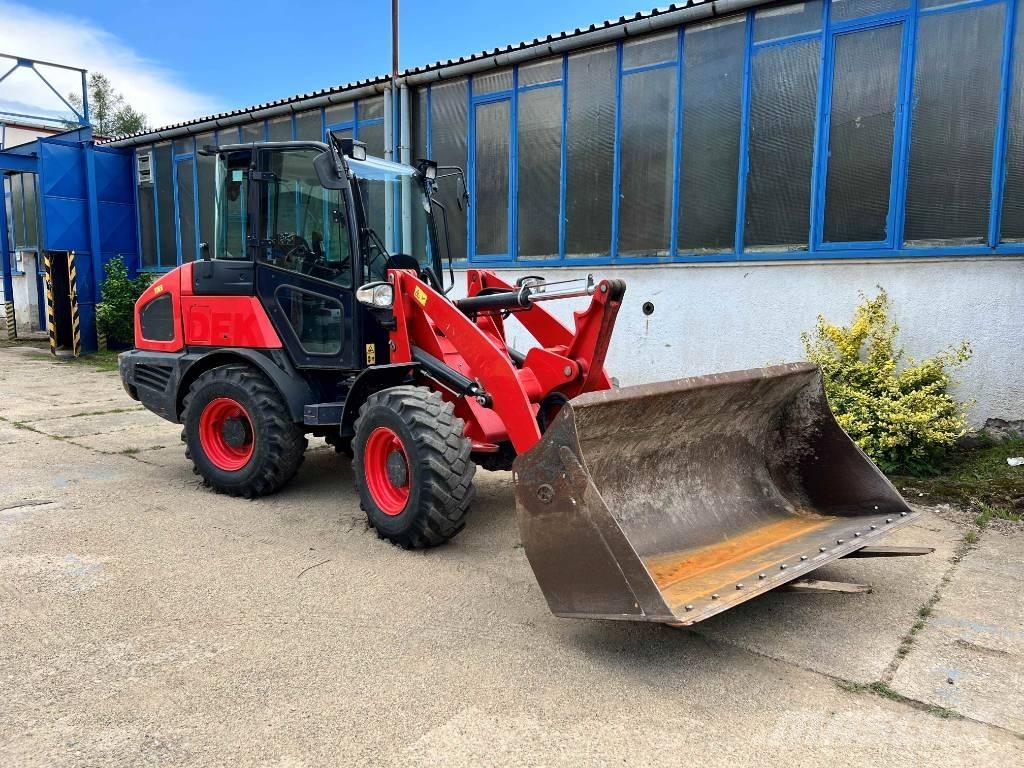 Kubota R082 Kolesni nakladalci