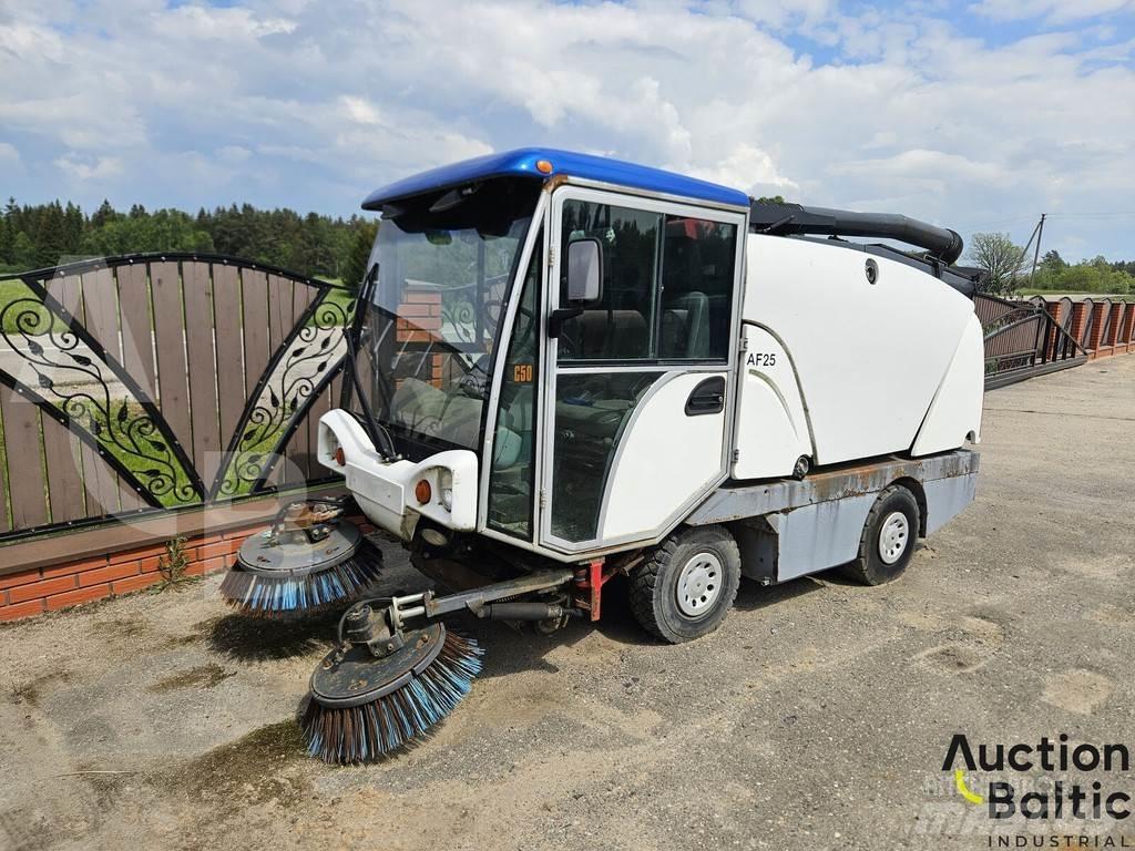 Johnston 142A 101T Cestni pometači