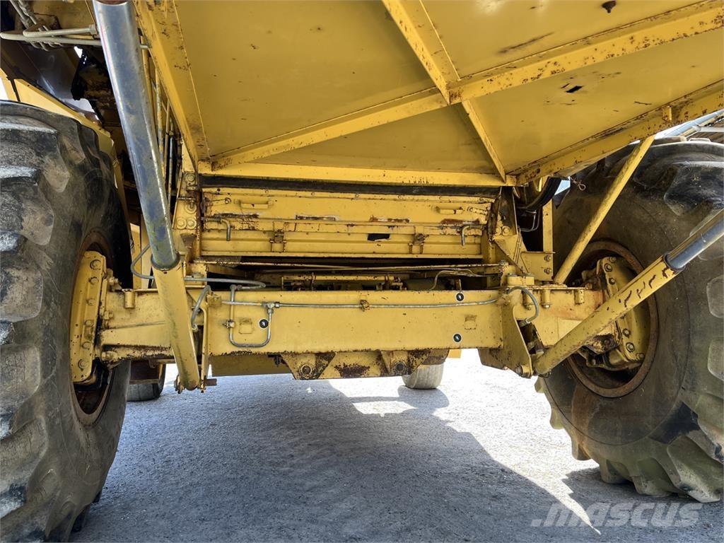 New Holland TX 32 Kombajni