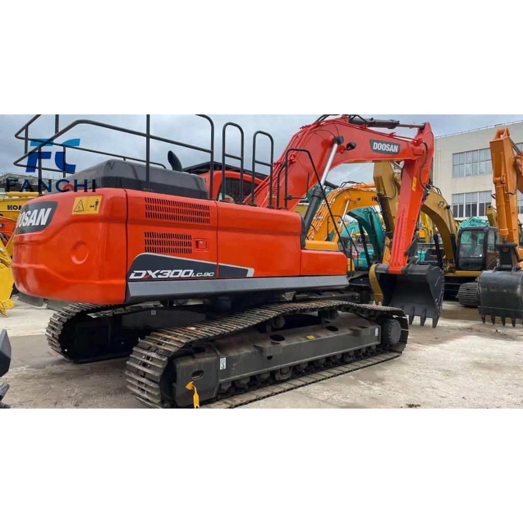Doosan DX300 Bagri goseničarji