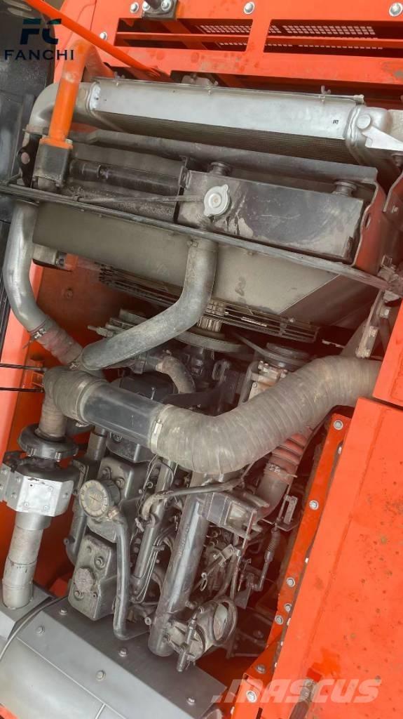 Doosan DX300 Bagri goseničarji