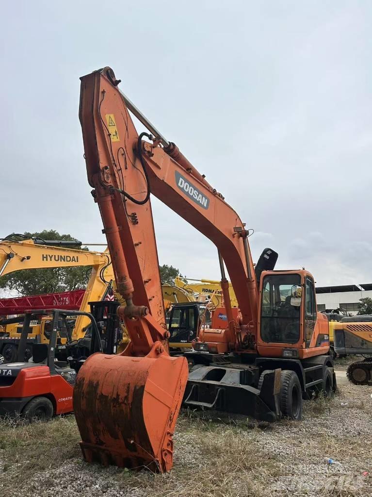 Doosan DH 210 W Bagri na kolesih