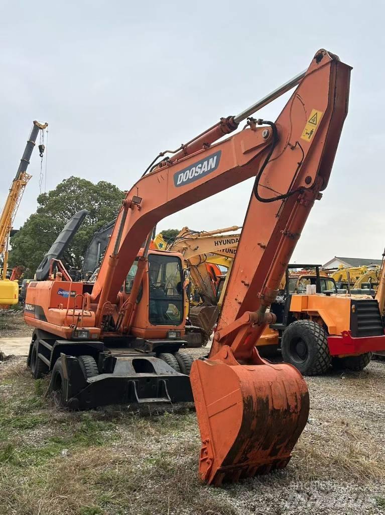 Doosan DH 210 W Bagri na kolesih