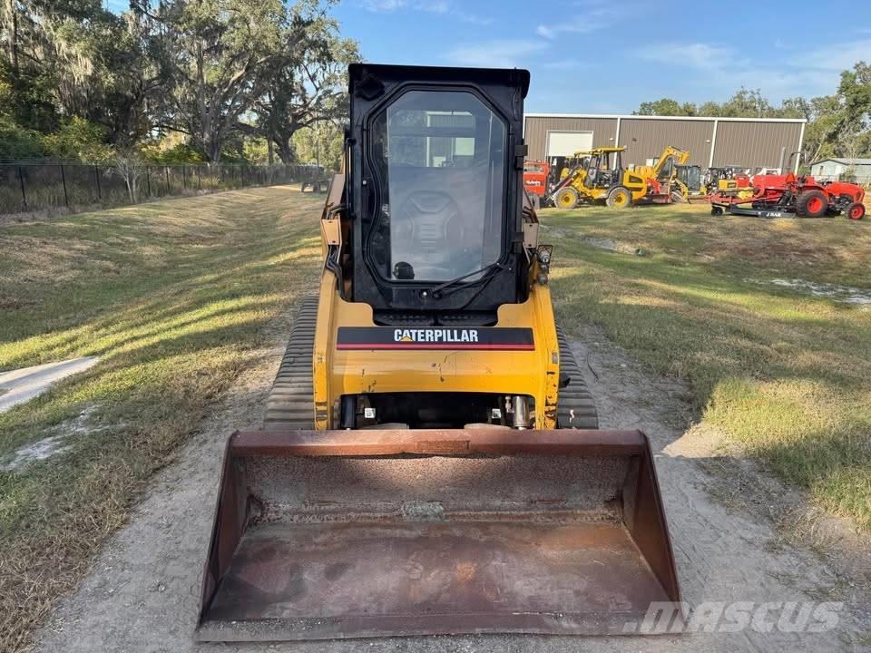 CAT 257 B Skid steer mini nakladalci