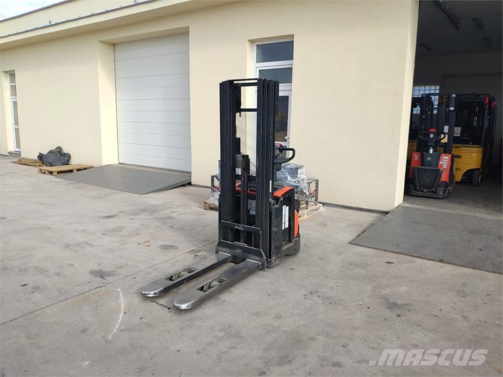 BT SWE120 Samopogonski ročni viličarji