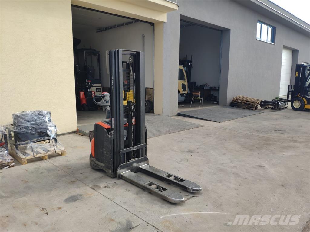 BT SWE120 Samopogonski ročni viličarji