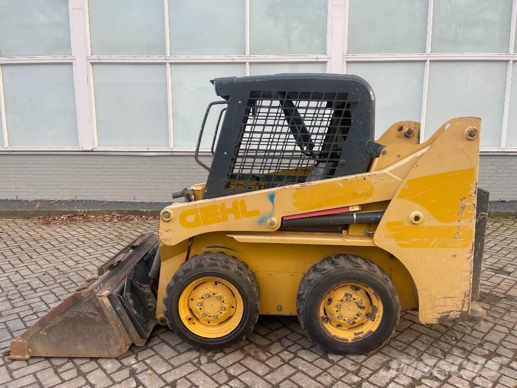 Gehl 3840 E     2015 Skid steer mini nakladalci
