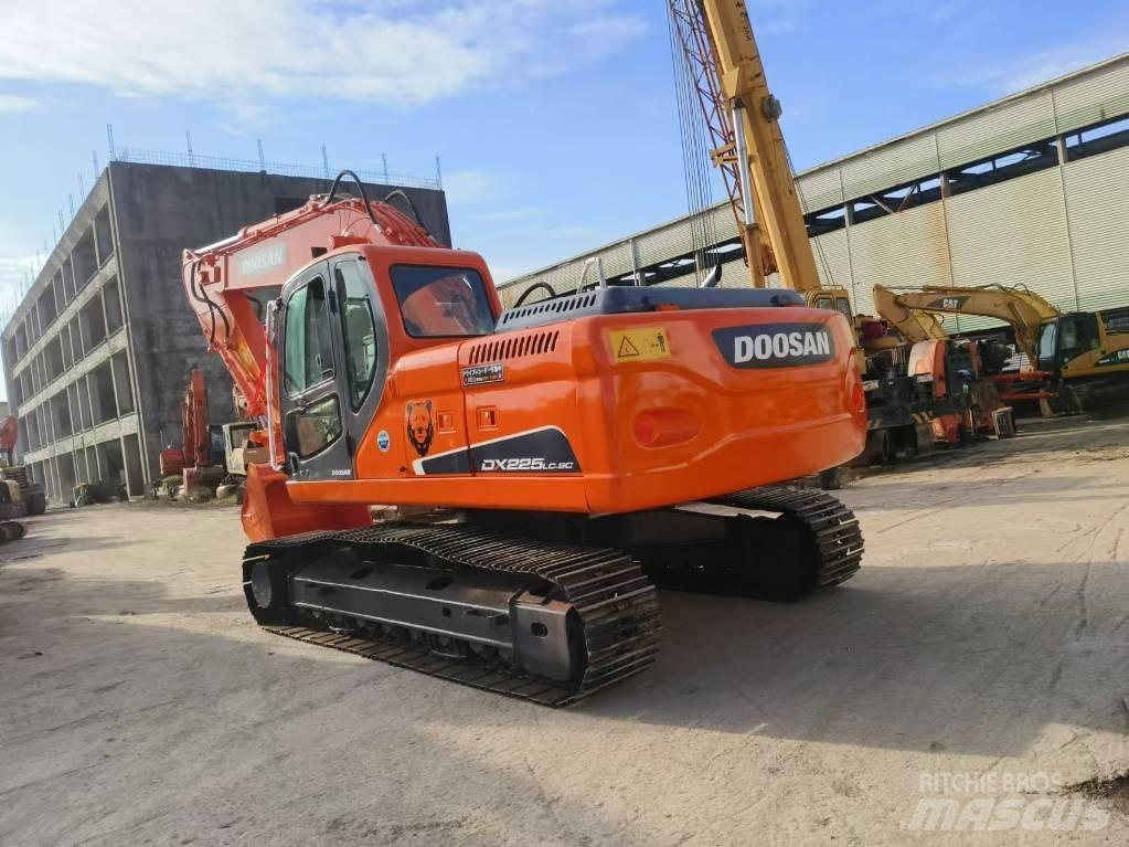Doosan DX 225 Bagri goseničarji