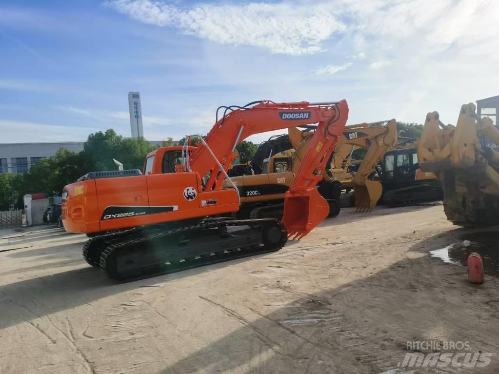 Doosan DX 225 Bagri goseničarji