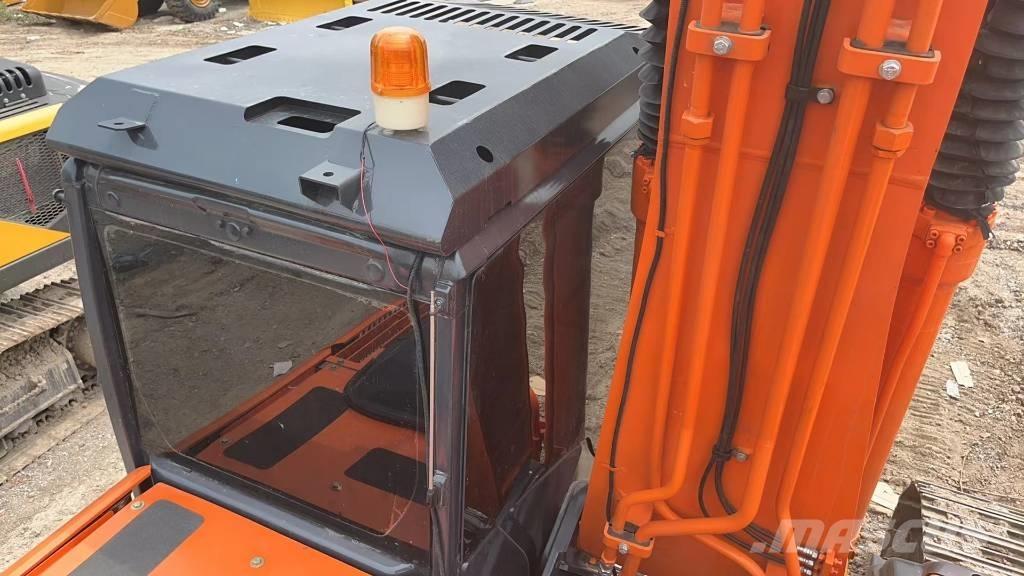 Hitachi ZX 70 Mini bagri <7t