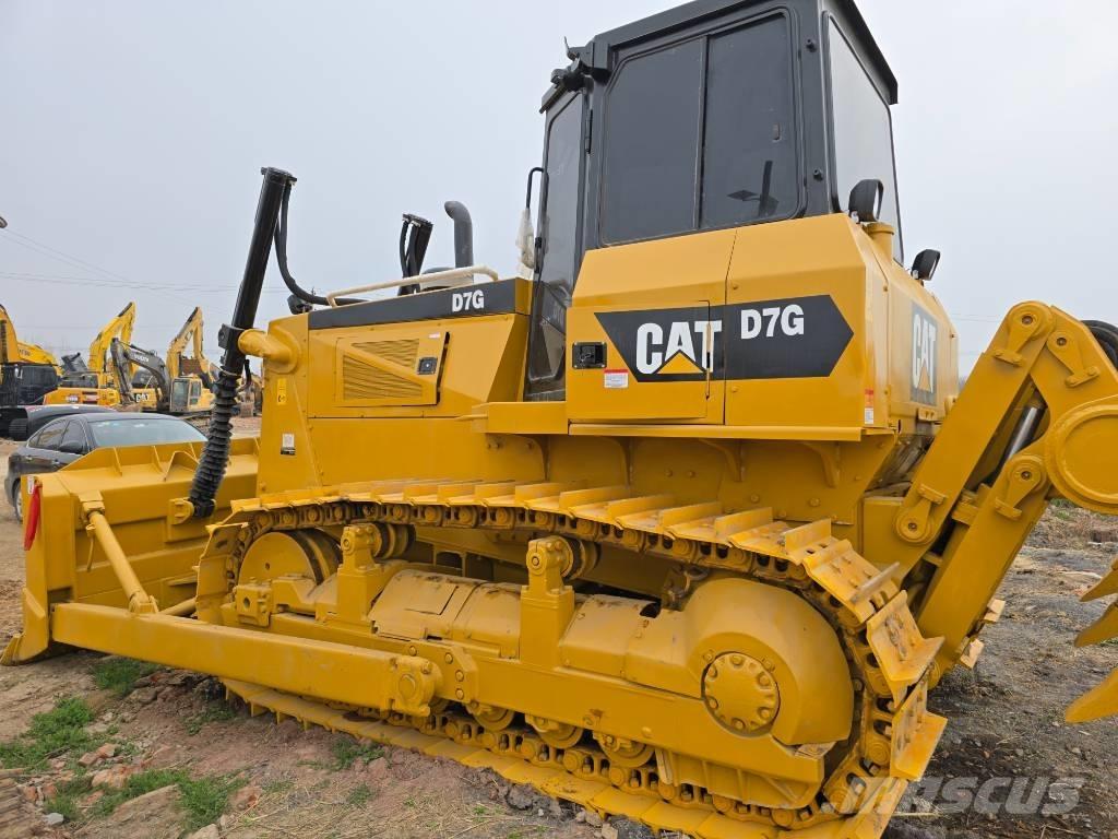 CAT D7G Buldožerji goseničarji