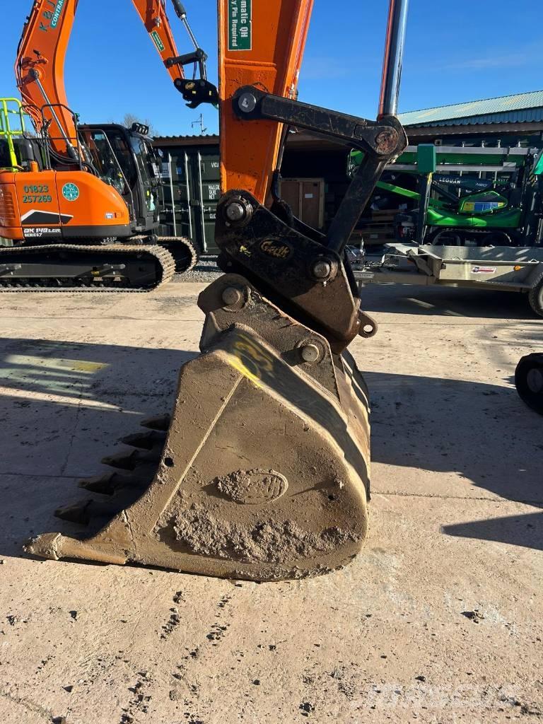 Develon DX 255 LC-7 Bagri goseničarji