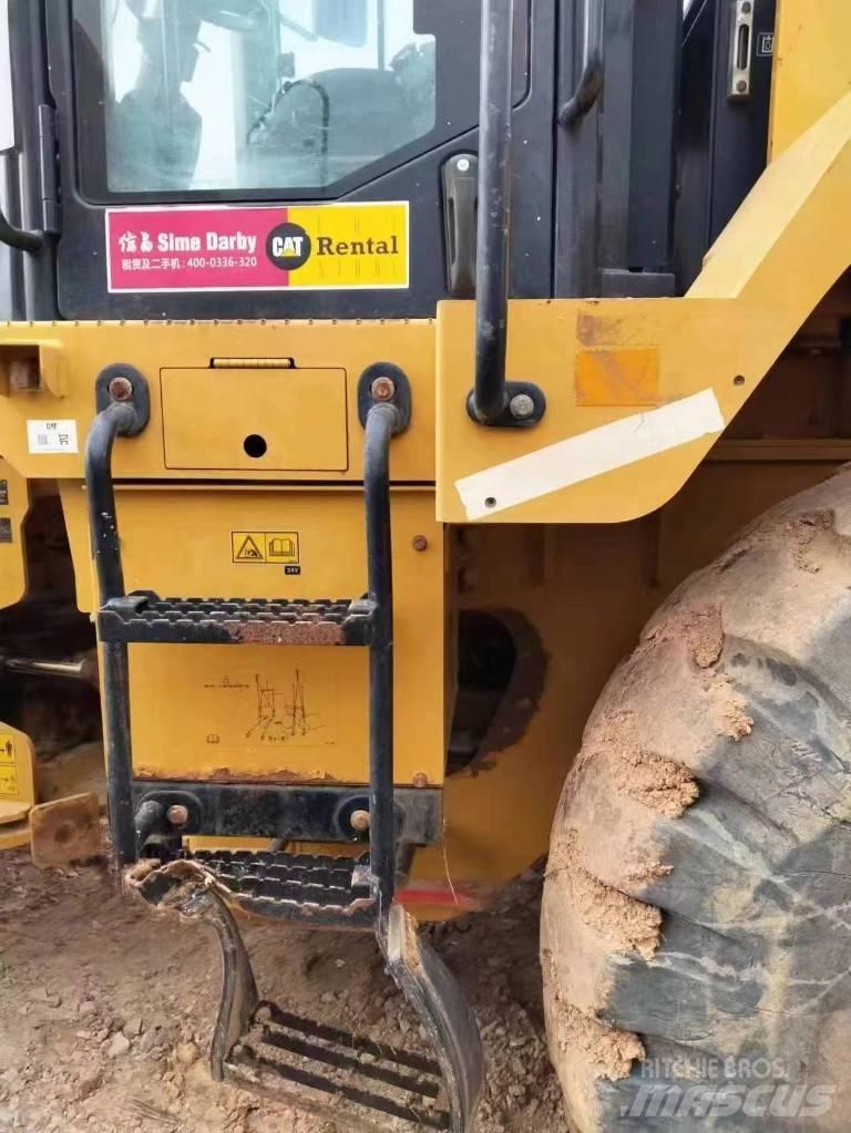 CAT 950GC Kolesni nakladalci
