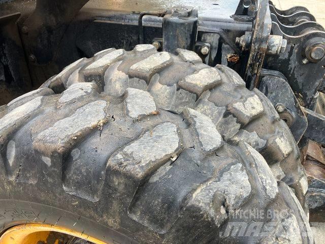 JCB JS 175 W Bagri na kolesih
